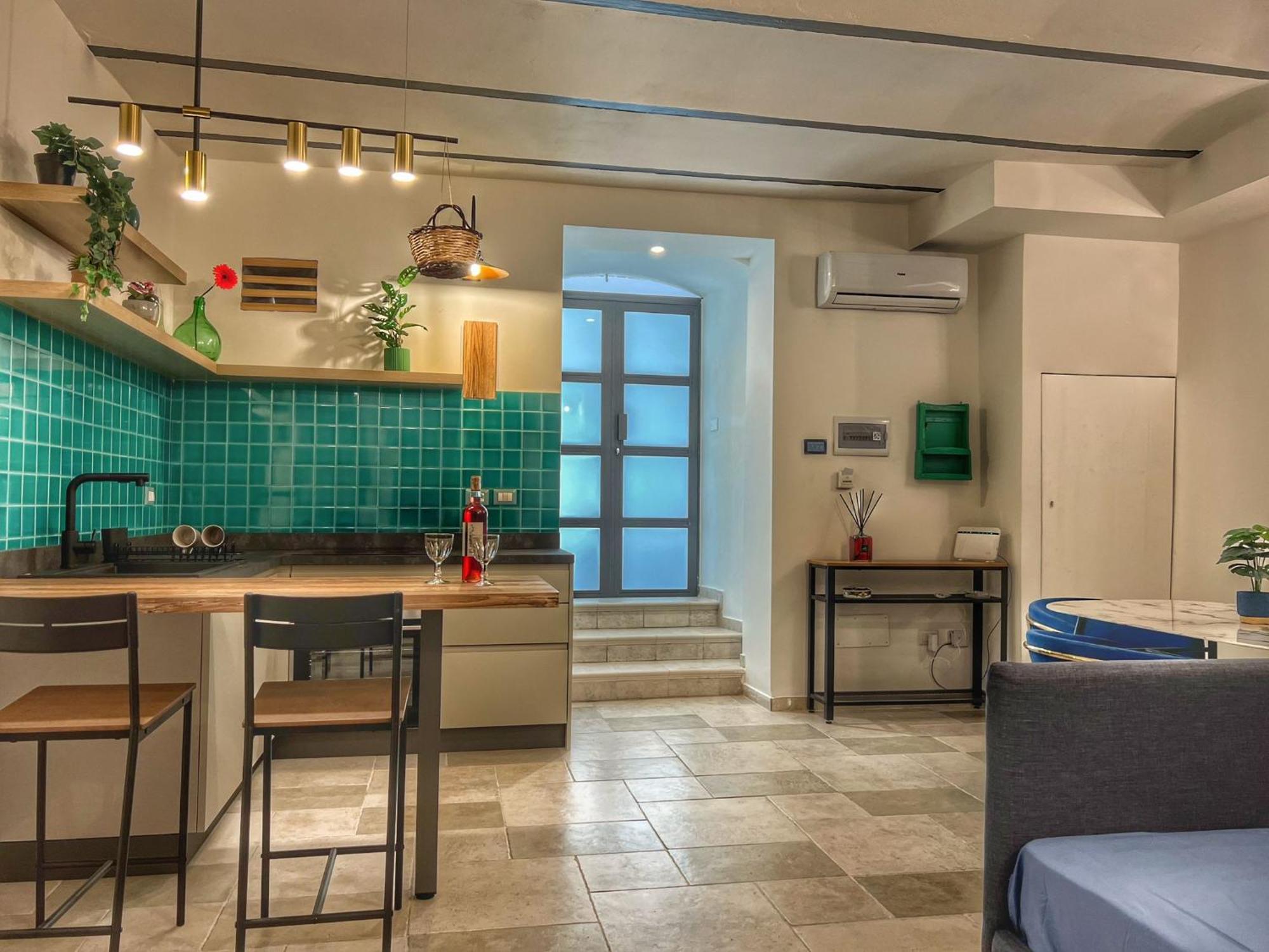 Amay City Suite Bari Kültér fotó