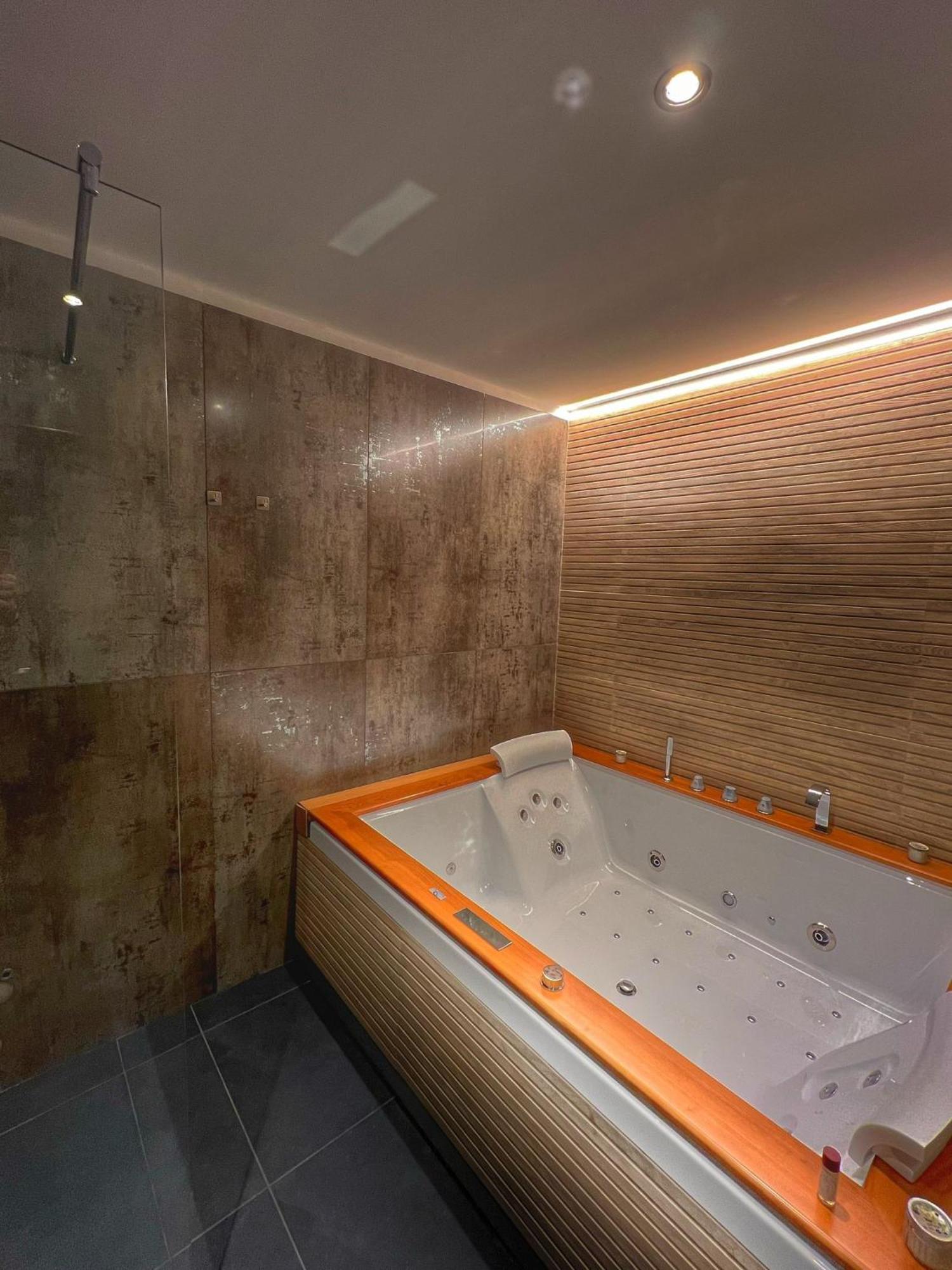 Amay City Suite Bari Kültér fotó