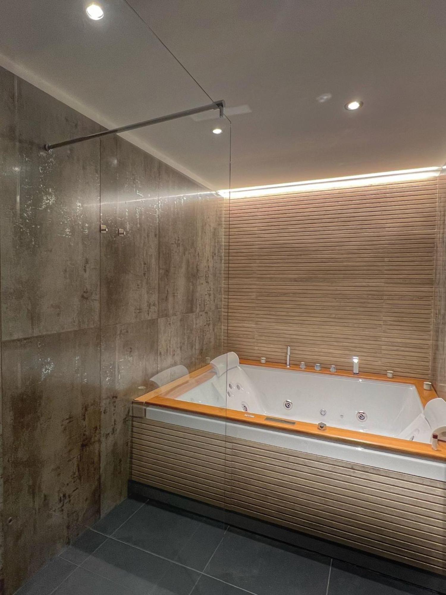 Amay City Suite Bari Kültér fotó