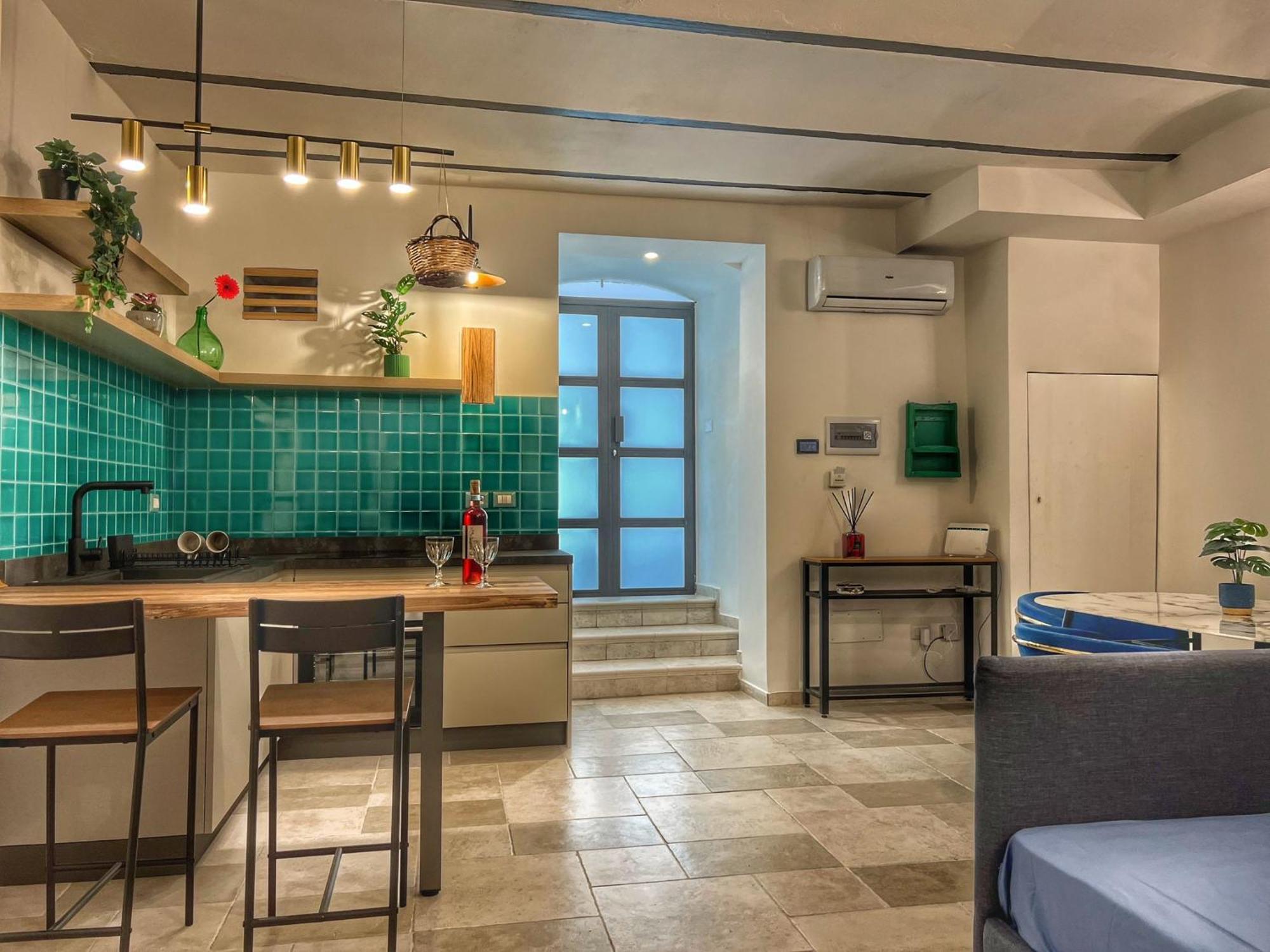 Amay City Suite Bari Kültér fotó